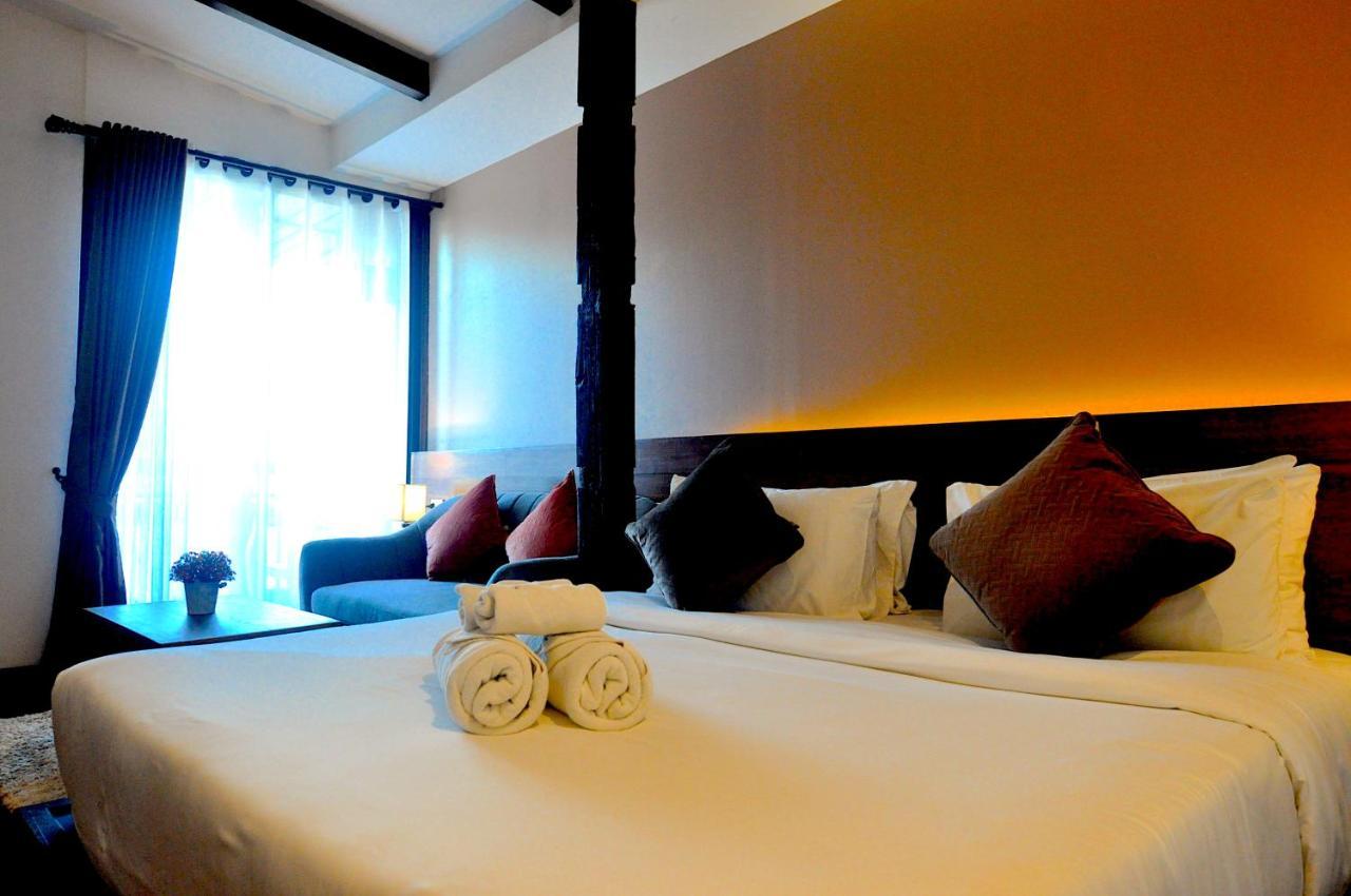 Hotel The Eight Ratvithi House Chiang Mai Esterno foto