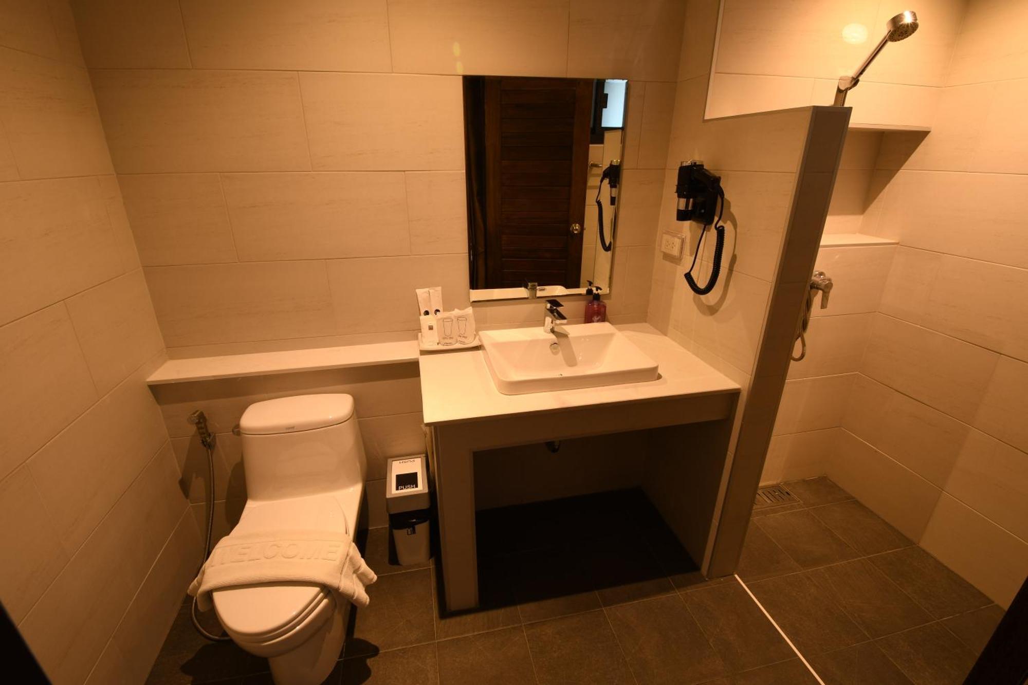 Hotel The Eight Ratvithi House Chiang Mai Esterno foto