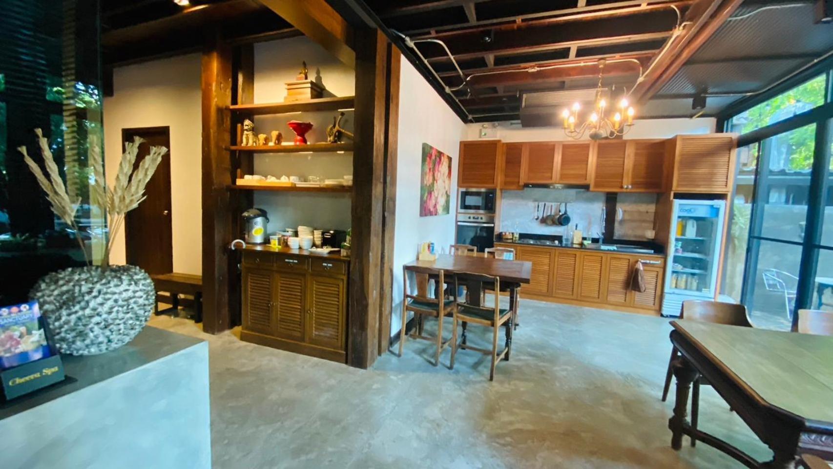 Hotel The Eight Ratvithi House Chiang Mai Esterno foto