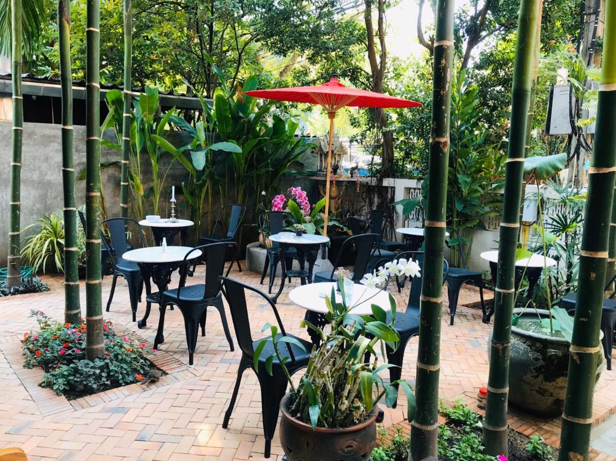 Hotel The Eight Ratvithi House Chiang Mai Esterno foto