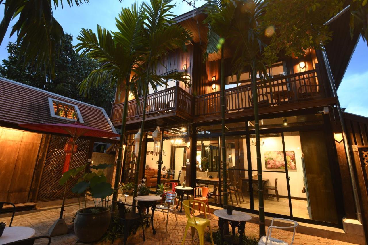Hotel The Eight Ratvithi House Chiang Mai Esterno foto